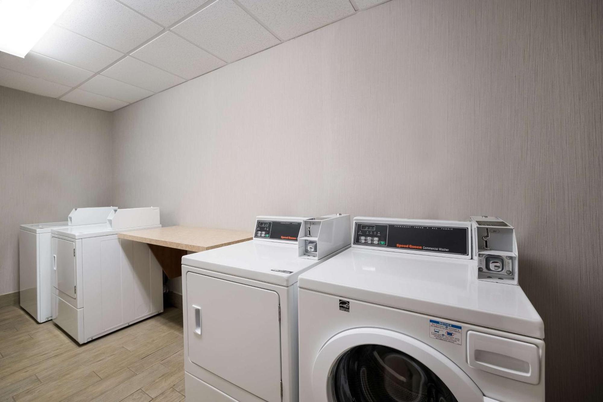 Hampton Inn Mchenry Bagian luar foto